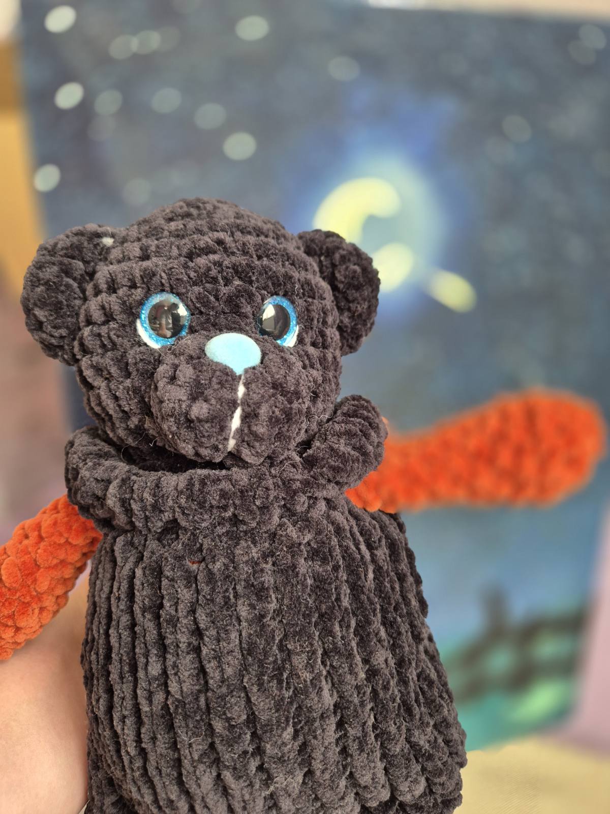 Плетена играчка "Мече с дрешка"